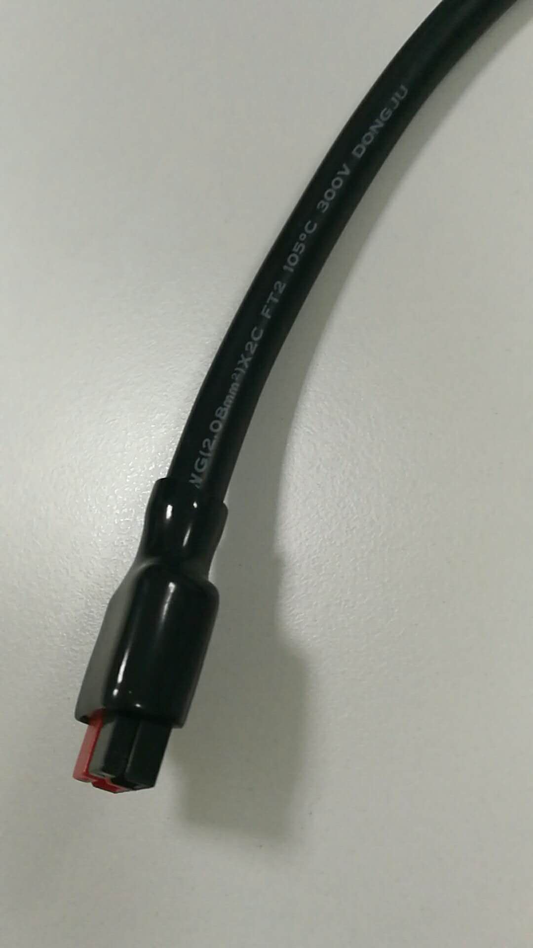 T bar connector with Anderson connector